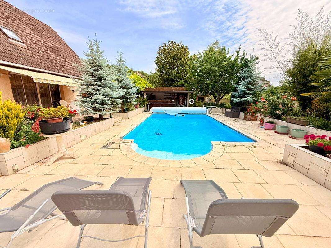Maison de caractère 250 m² , 10 pièces sur Terrain 1000 m² à Joigny - photo 3