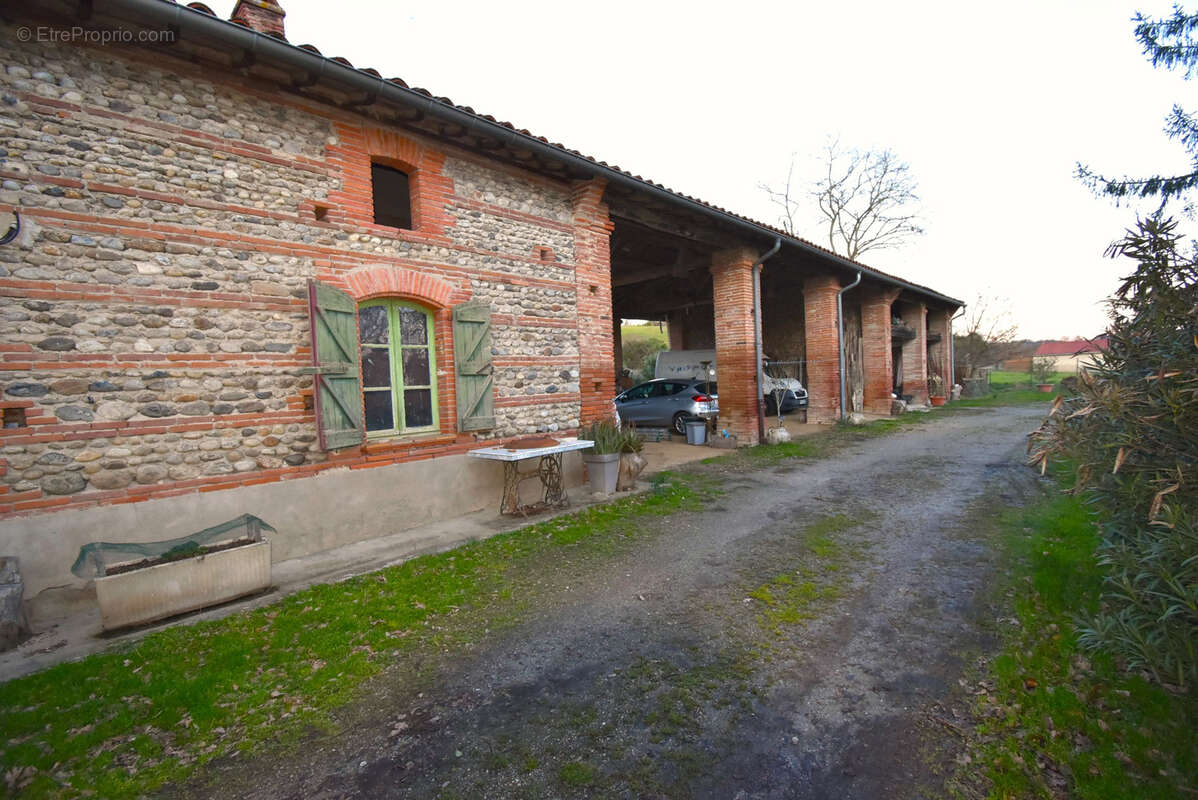Maison à CINTEGABELLE