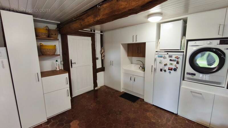 A 20 KMS de Fécamp. Ensemble immobilier comprenant 2 habitations (303 m²);1 piscine; triple garage; Terrain 5215 m² - photo 12