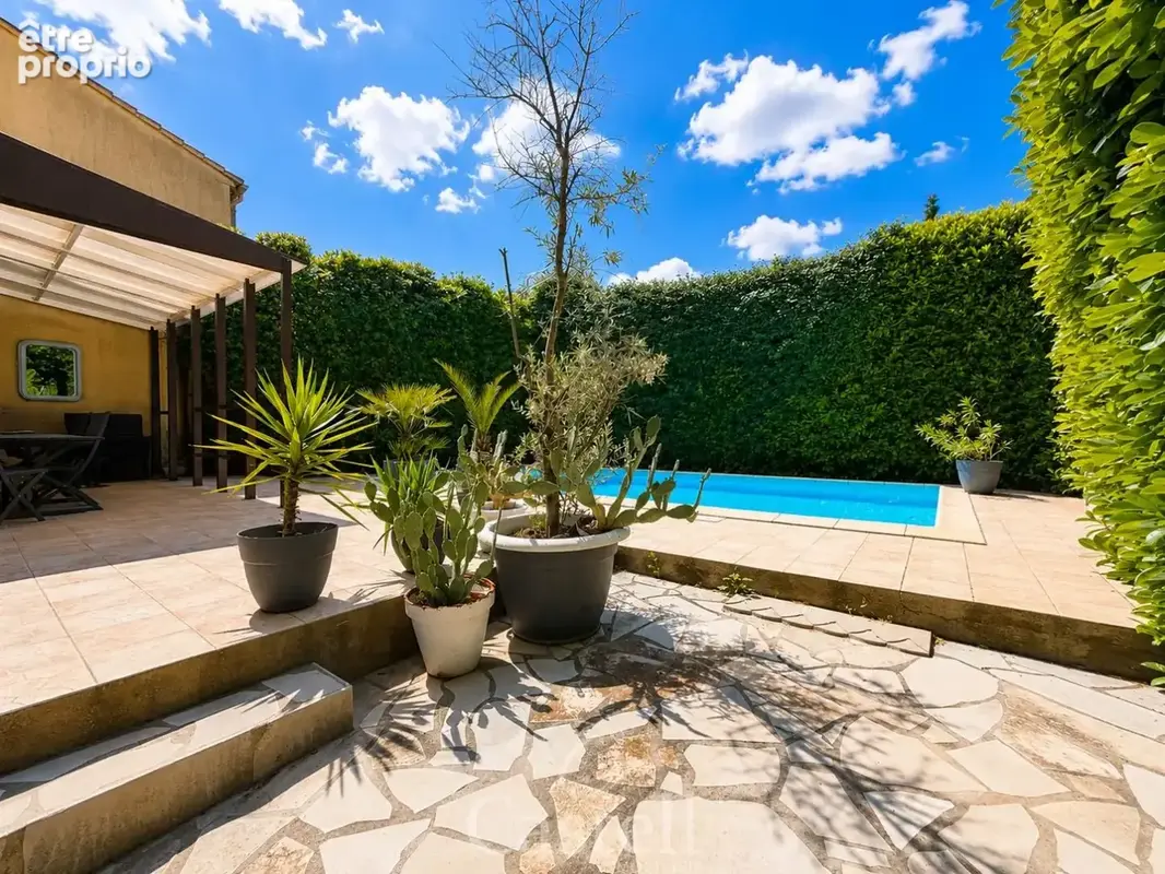 Agde  Maison T6 d'environ 110 m² sur une parcelle de 400 m² avec piscine et garage - photo 15