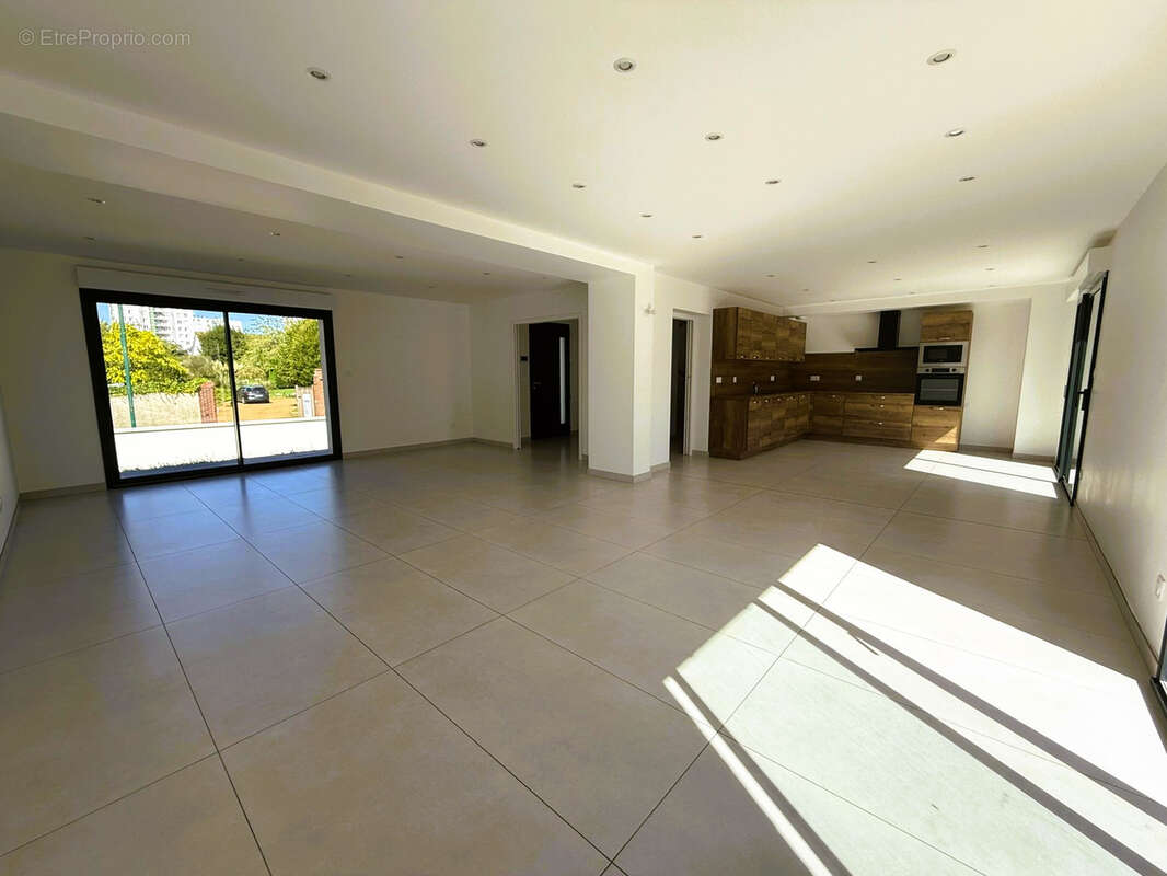 Maison à MAINVILLIERS