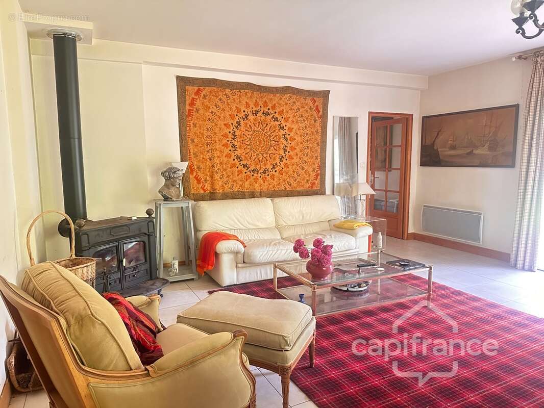Maison familiale de 225 m² avec dépendance sur 3 022 m² - Domaine de Carheil à Plessé - photo 4