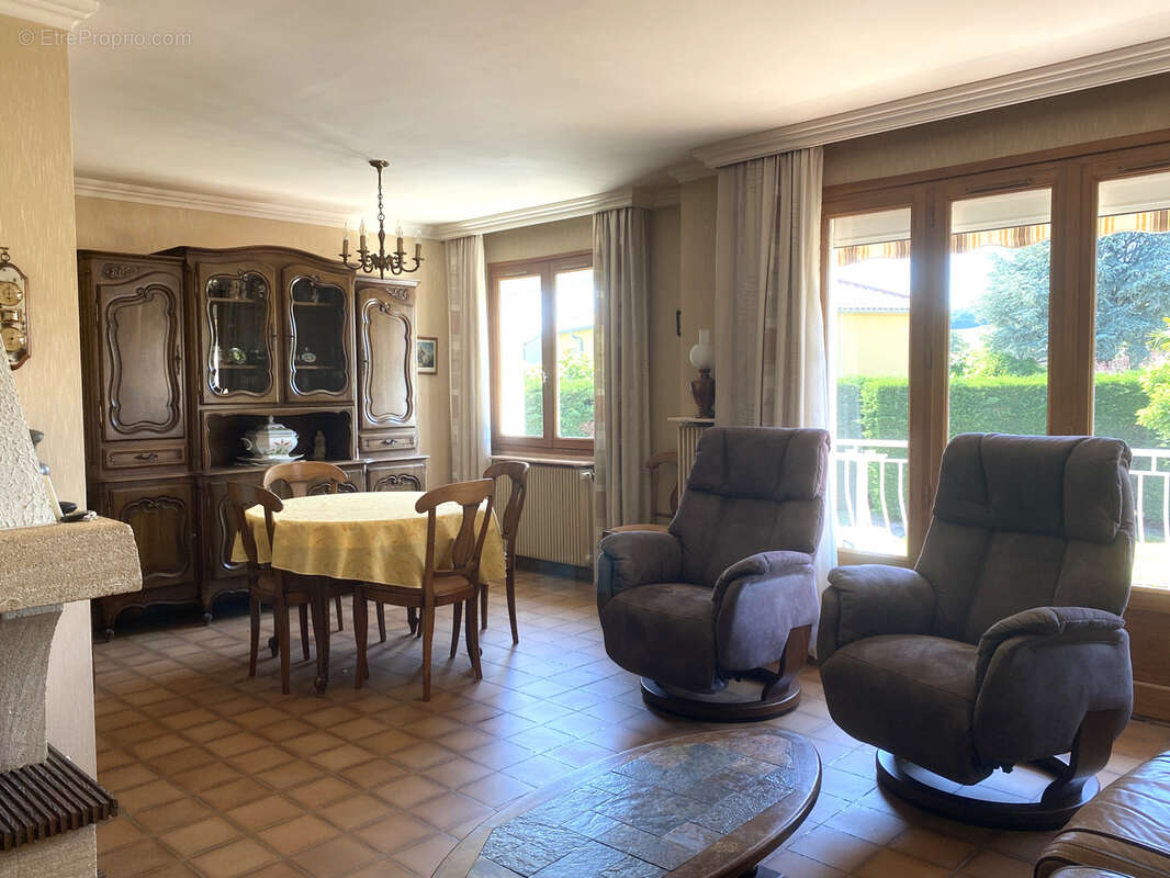Villa familiale possibilité 2 logements avec grand terrain arboré à Chazay d’Azergues - photo 4