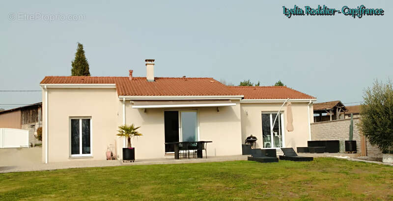 Maison à LUZILLAT