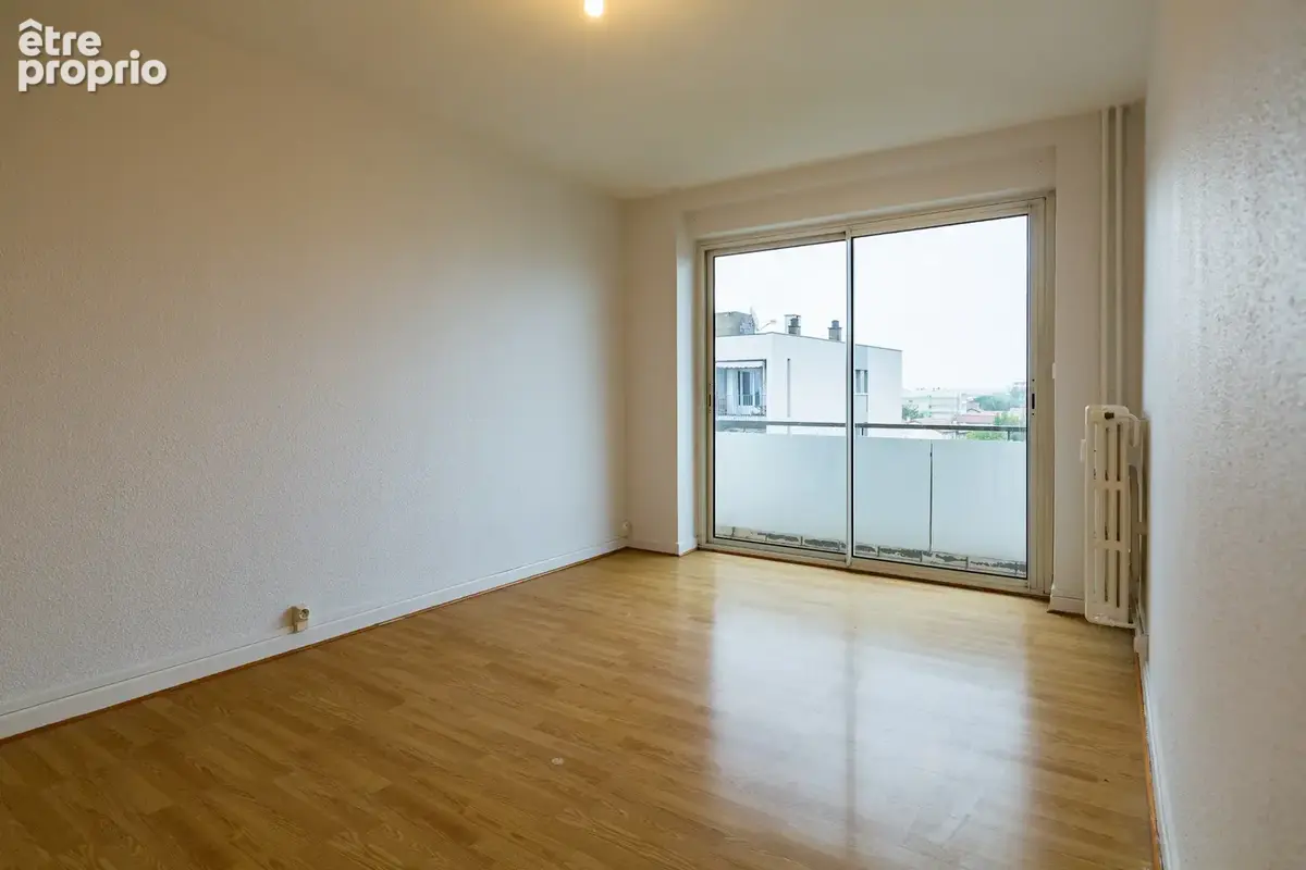 Appartement T4 75 m2 avec balcon, cave et parking couvert, avenue Victor Hugo, 26000 VALENCE - photo 8
