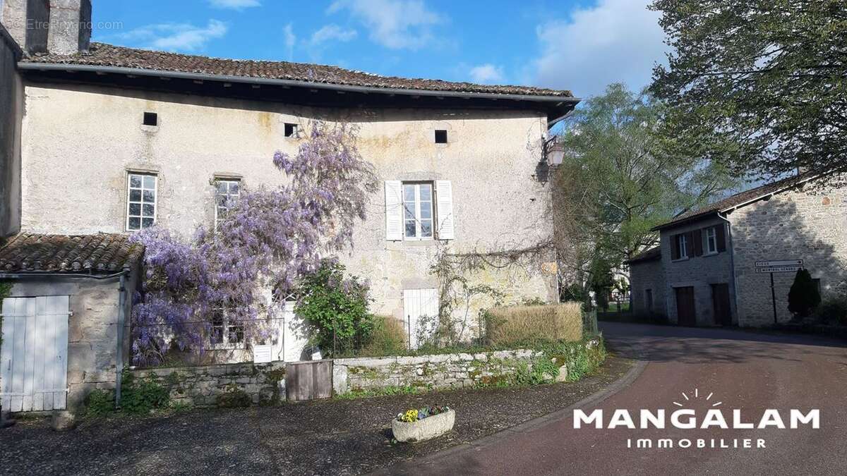 Maison à MORTEMART