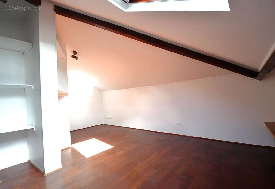 Appartement situé sur le bas CHATOU 4 pièces de 80 m2 au sol - photo 7