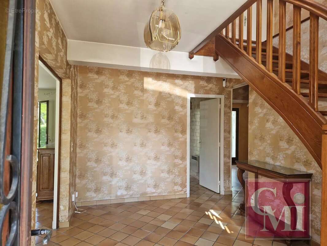 Maison à SAINT-GERMAIN-LES-ARPAJON