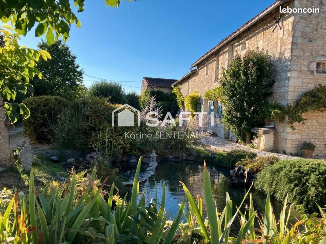 Maison 160 m² à La Roche-Rigault  - photo 5