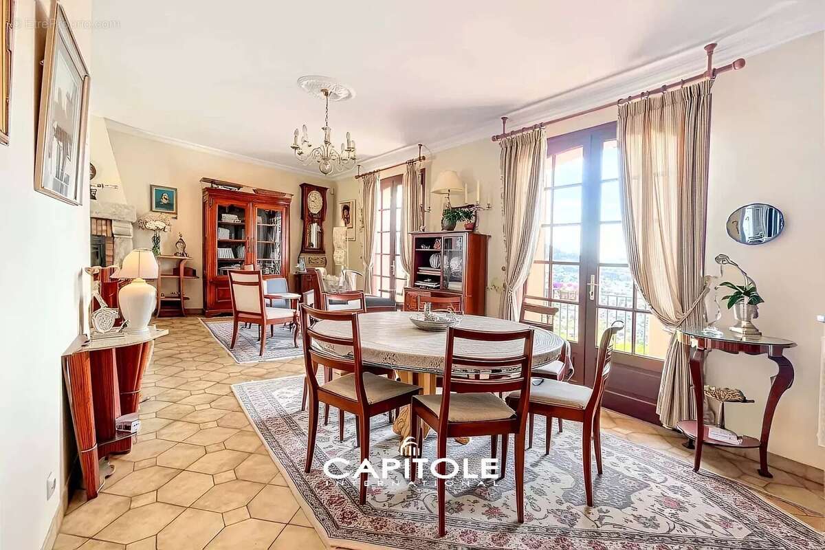 Maison à VALLAURIS
