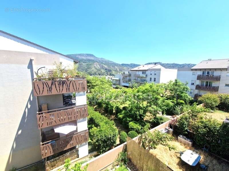 Appartement à CARROS