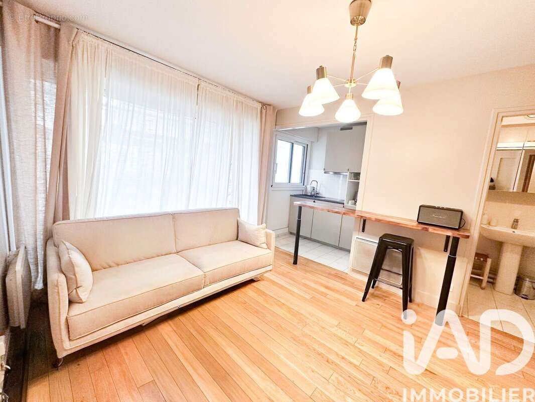 Photo 4 - Appartement à PARIS-8E