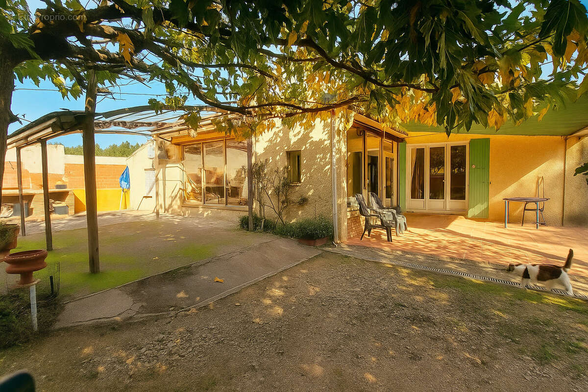 Maison à MAUBEC