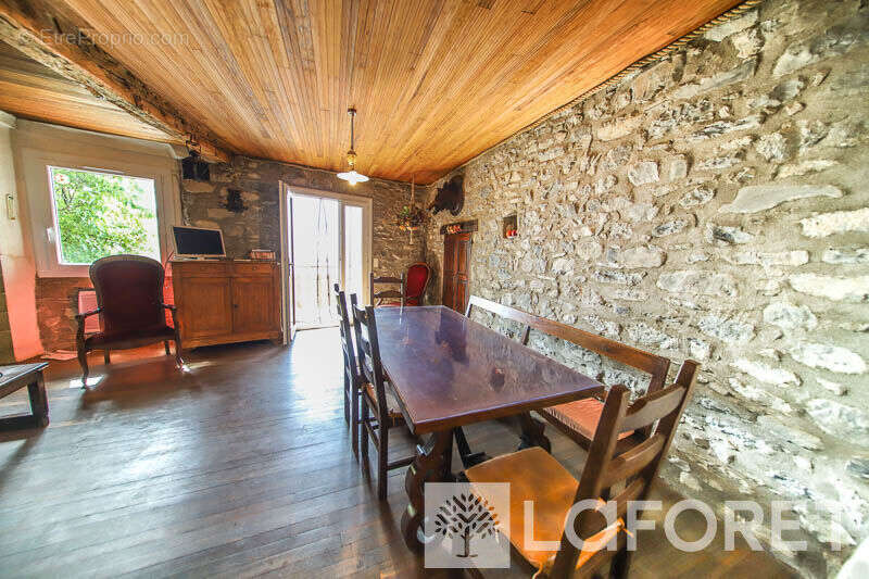 Appartement à CHATEAUROUX-LES-ALPES