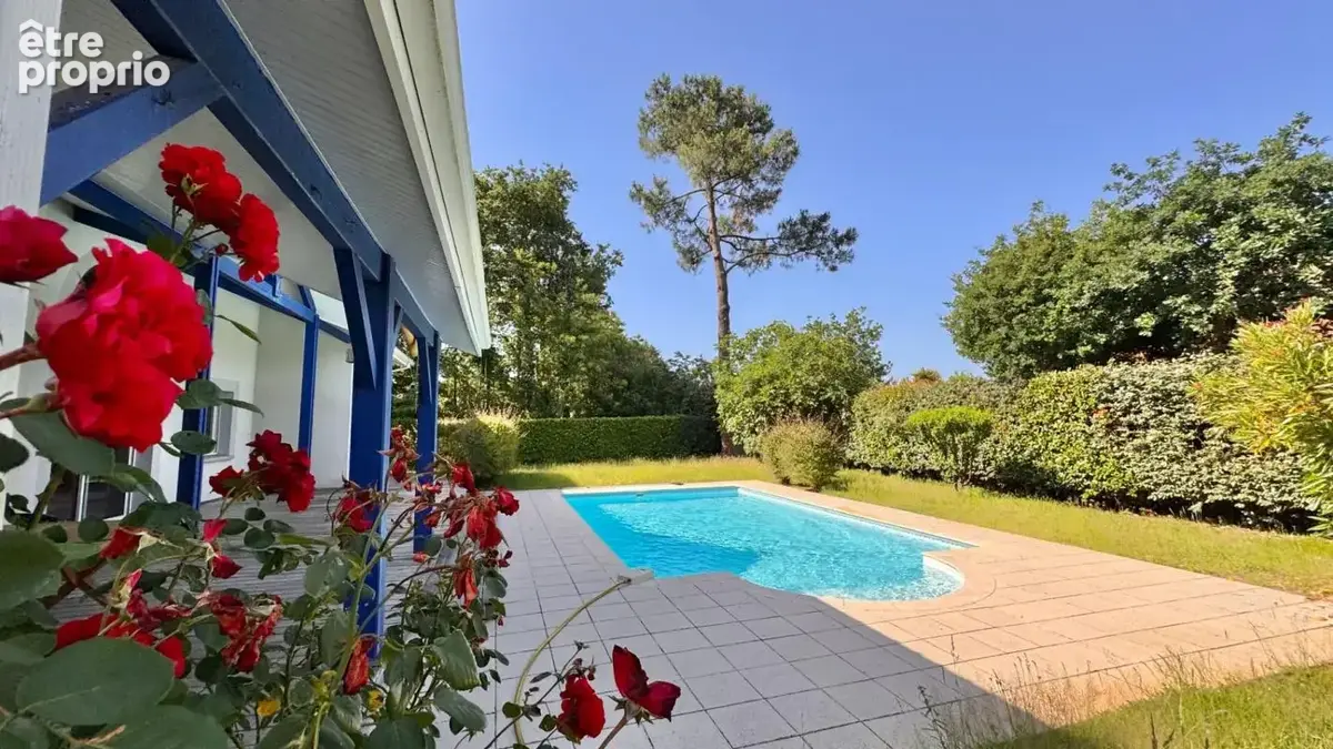 Grande villa "atypique" avec piscine - photo 2