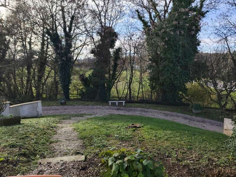 Maison à LA COURONNE