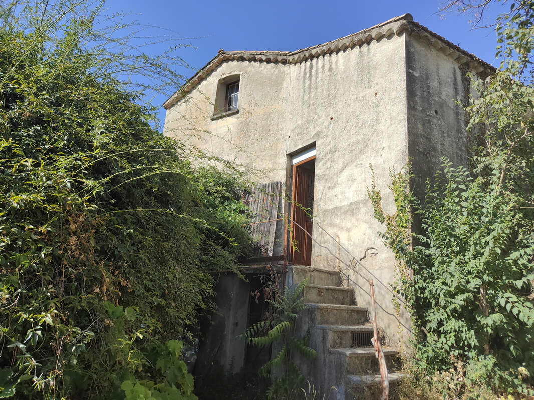 Maison de plain-pied de 76,22 m2 et un mazet - photo 9