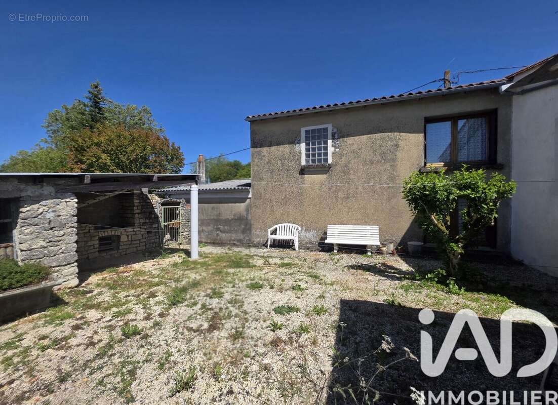Maison 98 m² à Verdille  - photo 3
