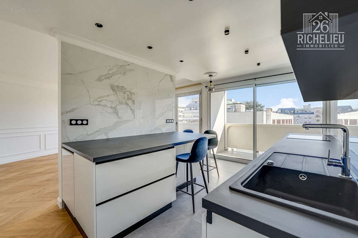 Appartement à PARIS-12E