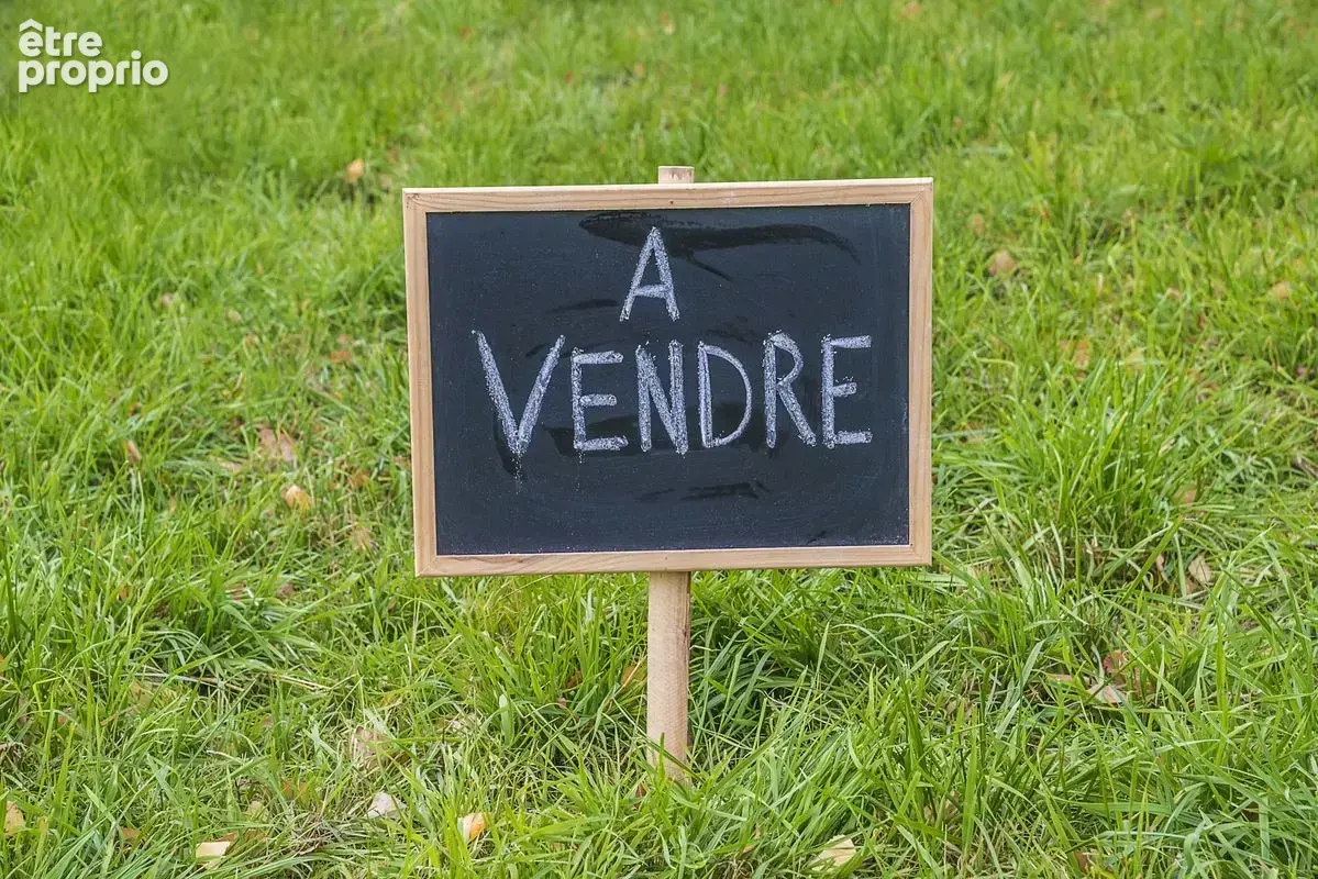 Terrain à DERCY