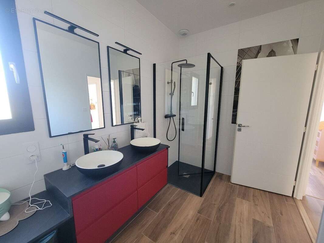 Maison 220 m² à Tourbes  - photo 5