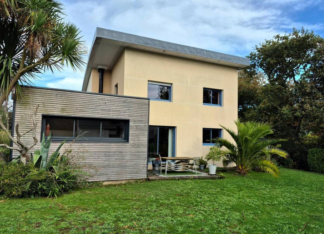 Photo 1 - Maison à PLOUVORN