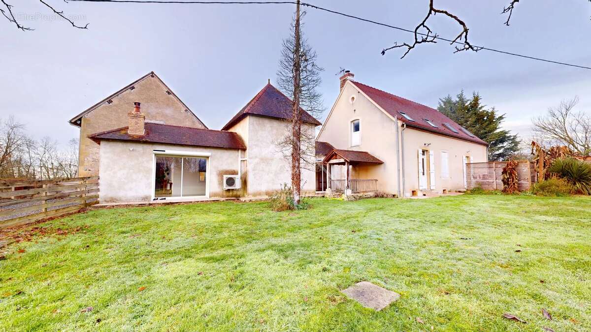 Maison à DOMPIERRE-SUR-BESBRE