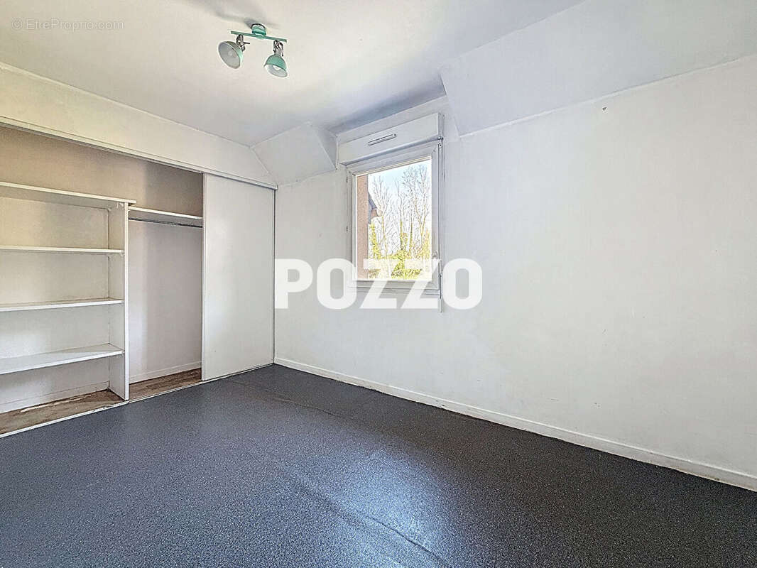 Maison à LA RIVIERE-SAINT-SAUVEUR