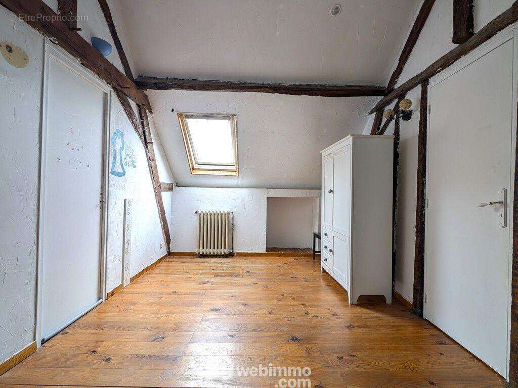 Maison 124 m² à Cherre  - photo 8