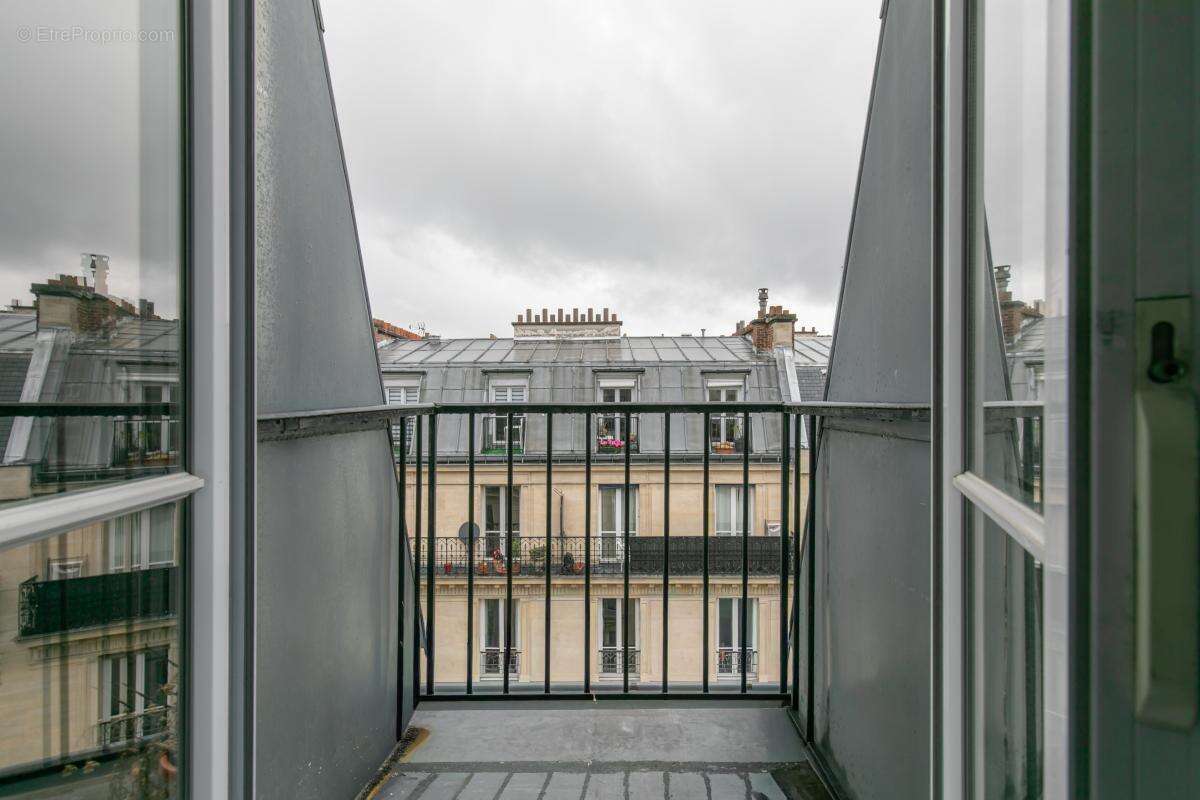 Appartement à PARIS-17E