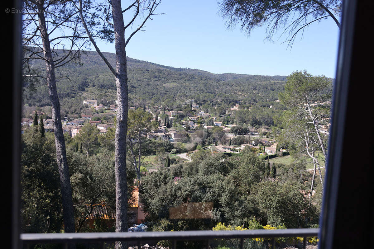 Le Thoronet - Villa 6 pièce(s) 175 m2 habitables - Terrain 3243m2 - photo 3