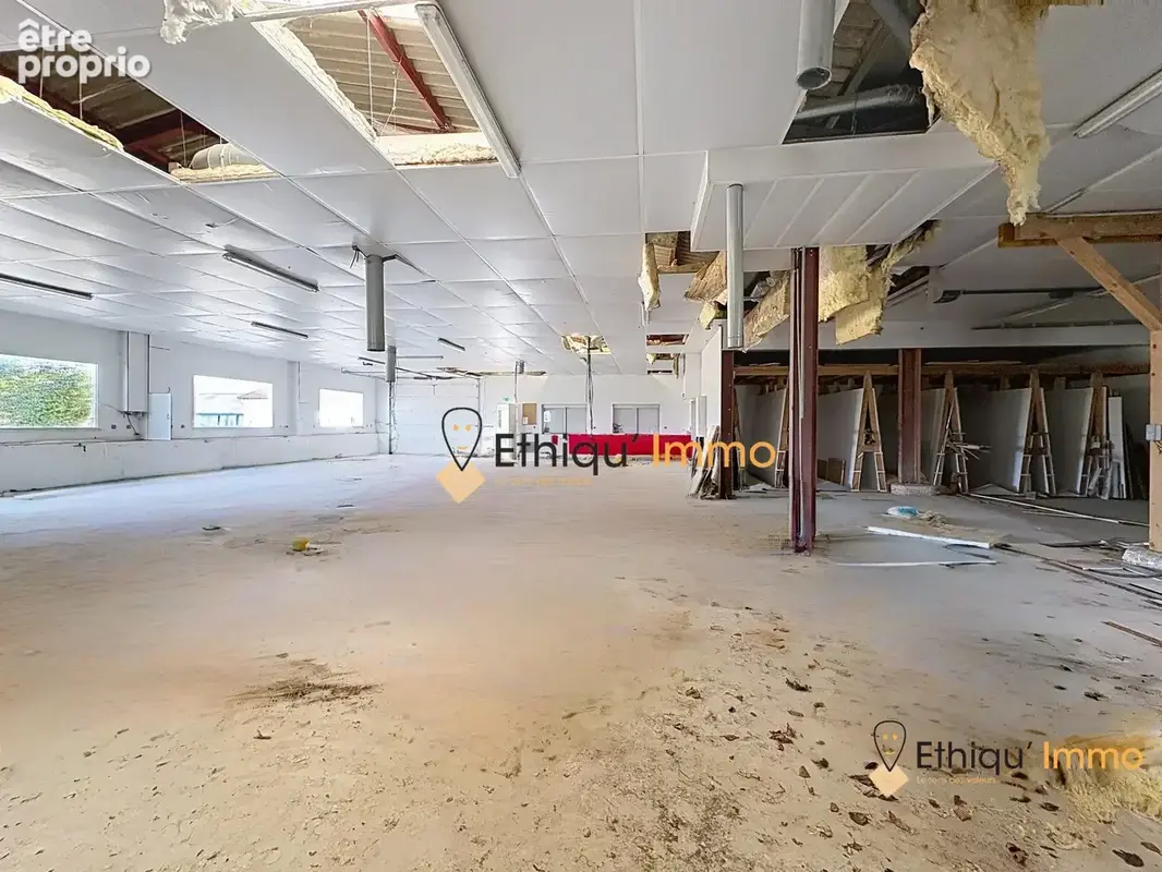 Commerce 776 m² à Onjon  - photo 4