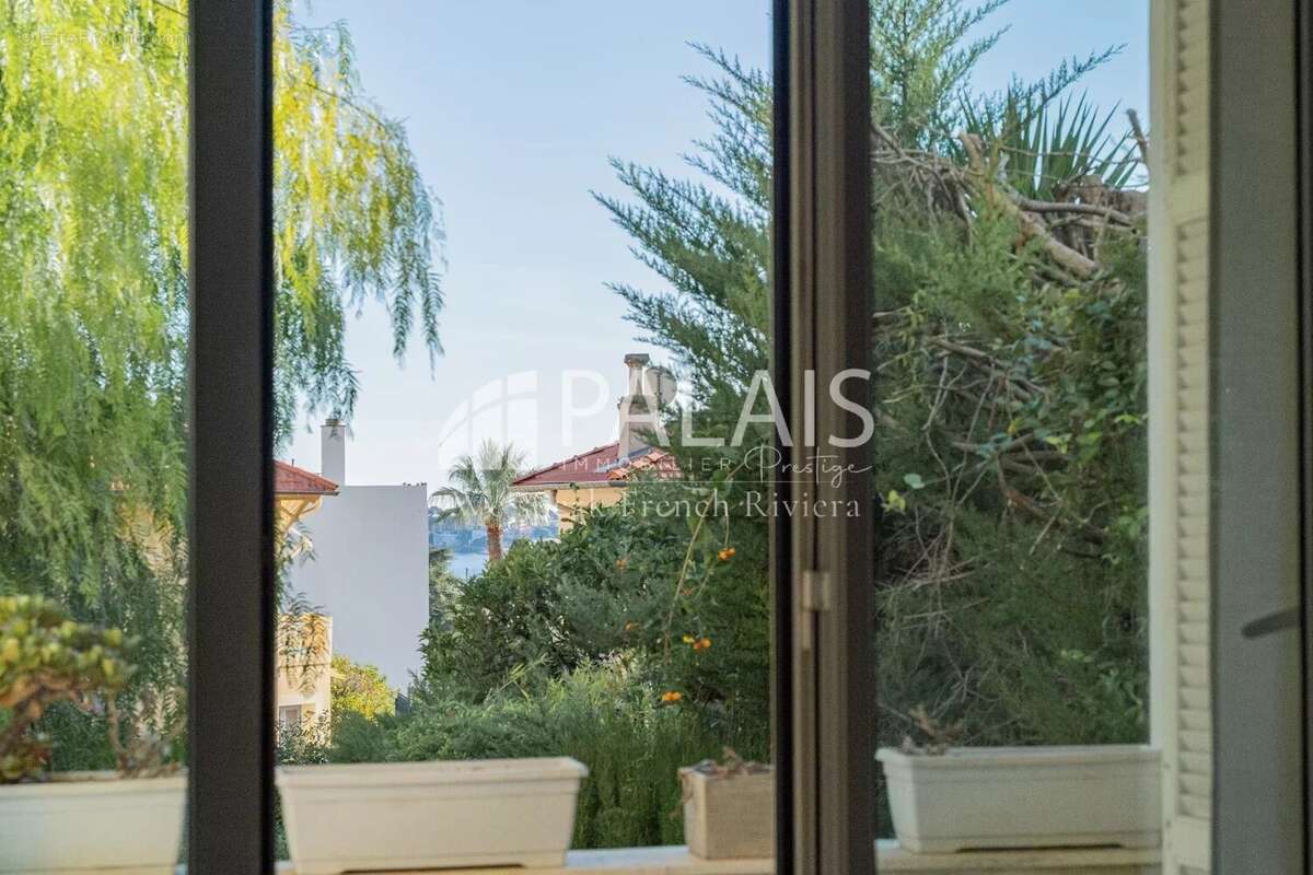 Appartement à BEAULIEU-SUR-MER