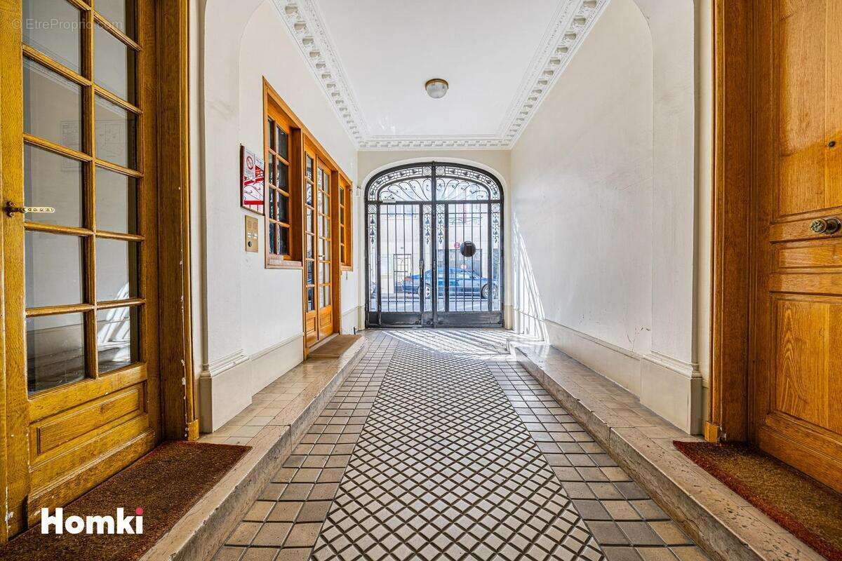 Appartement à NEUILLY-SUR-SEINE