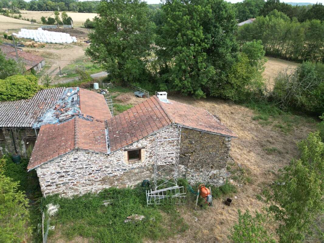 Maison à finir de rénover, située dans un cadre paisible - photo 18