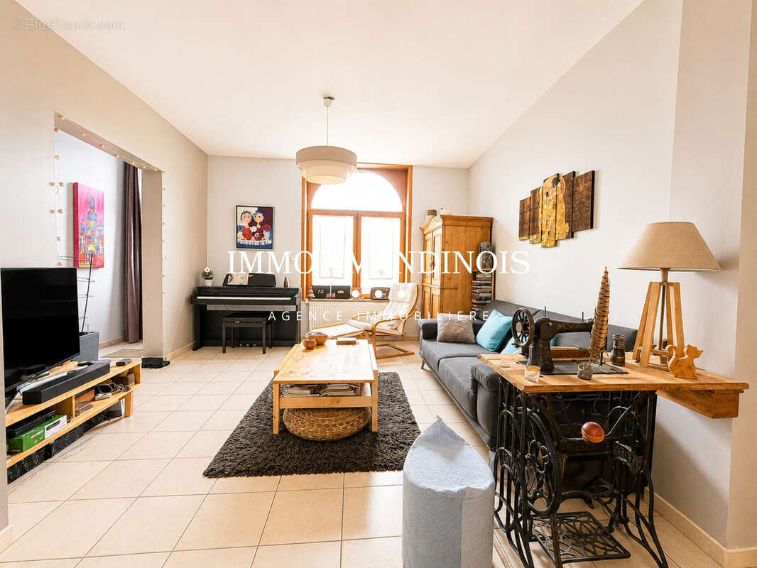 Maison de ville à Saint-Amand-les-Eaux, bâtie sur 952 m2. - photo 4