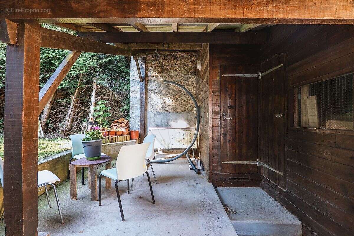 Maison à SAINT-NICOLAS-DES-BIEFS