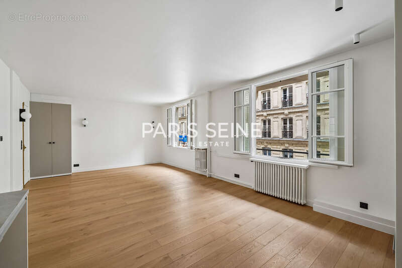 Appartement à PARIS-9E