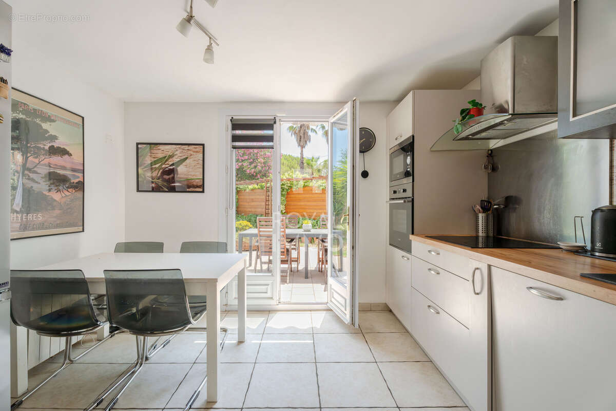 # villa contemporaine de plain-pied   150 m2   4 chambres   plages à pied   pleine propriété - photo 2