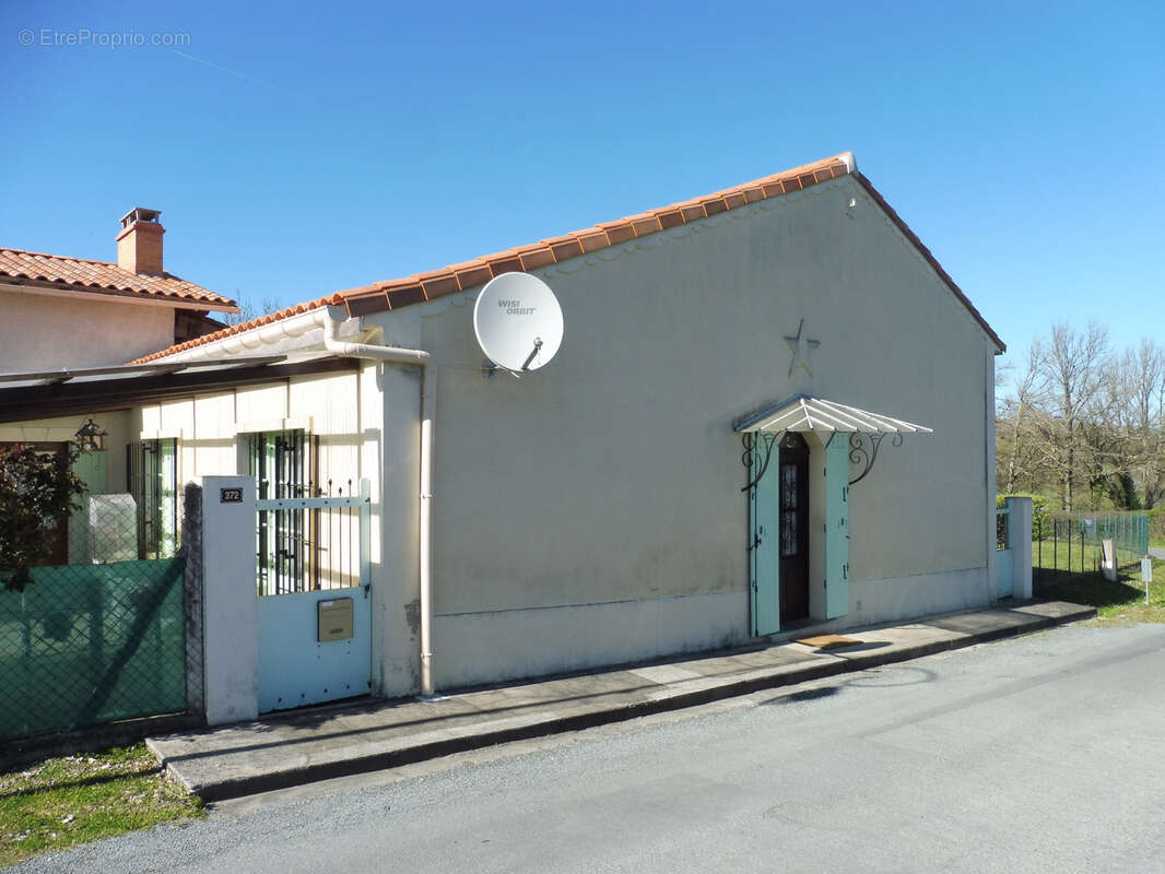 Maison à PONTEYRAUD