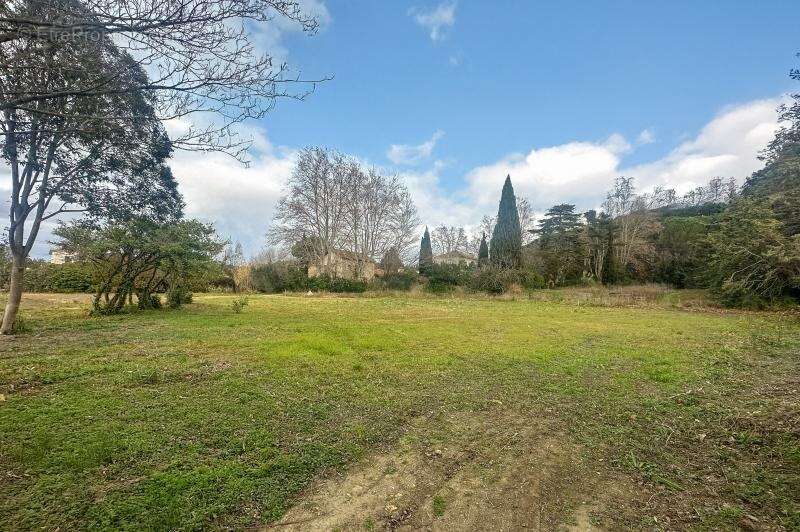 Terrain 543 m² à Saint-Chamas  - photo 2