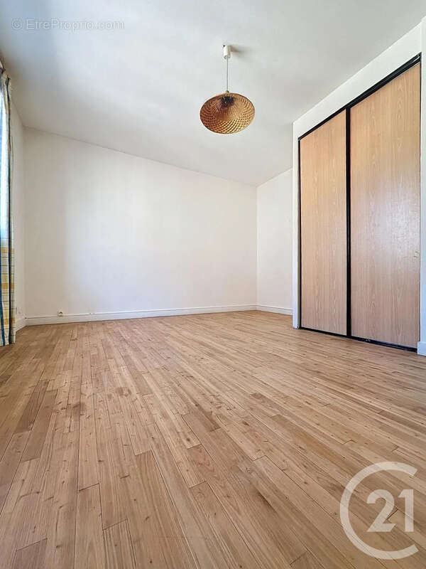 Maison 240 m² à Angouleme  - photo 8