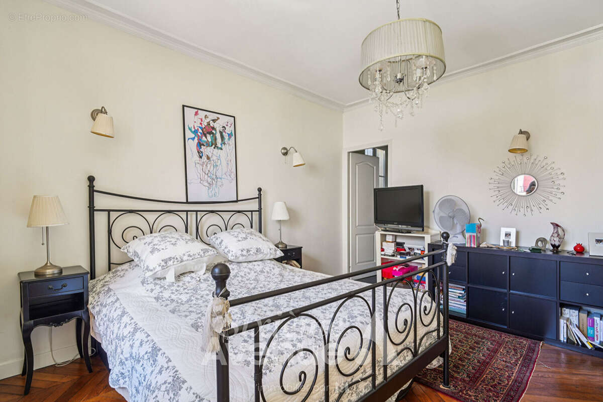 Appartement à ENGHIEN-LES-BAINS