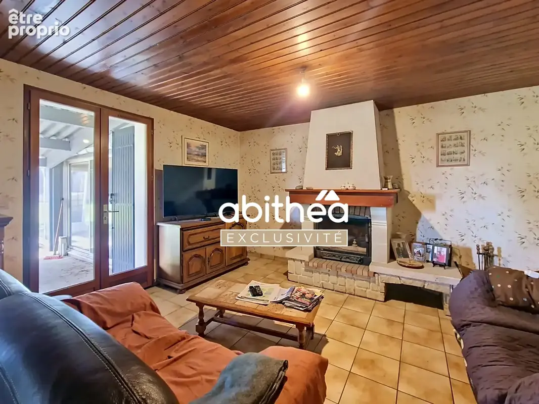 Rare  ideal artisan  350m2 de hangar  143m2 hab a rafraichir  6000m2 de terrain clos - photo 3