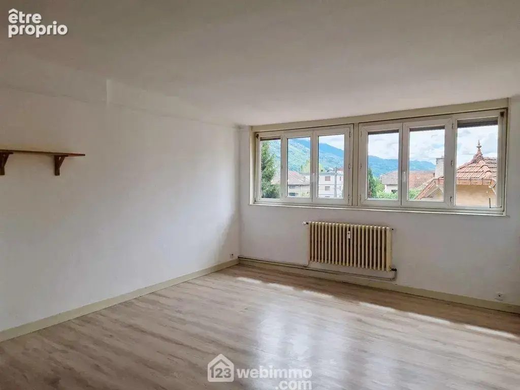 Appartement T2 de 51m² proche de toutes les commodités.