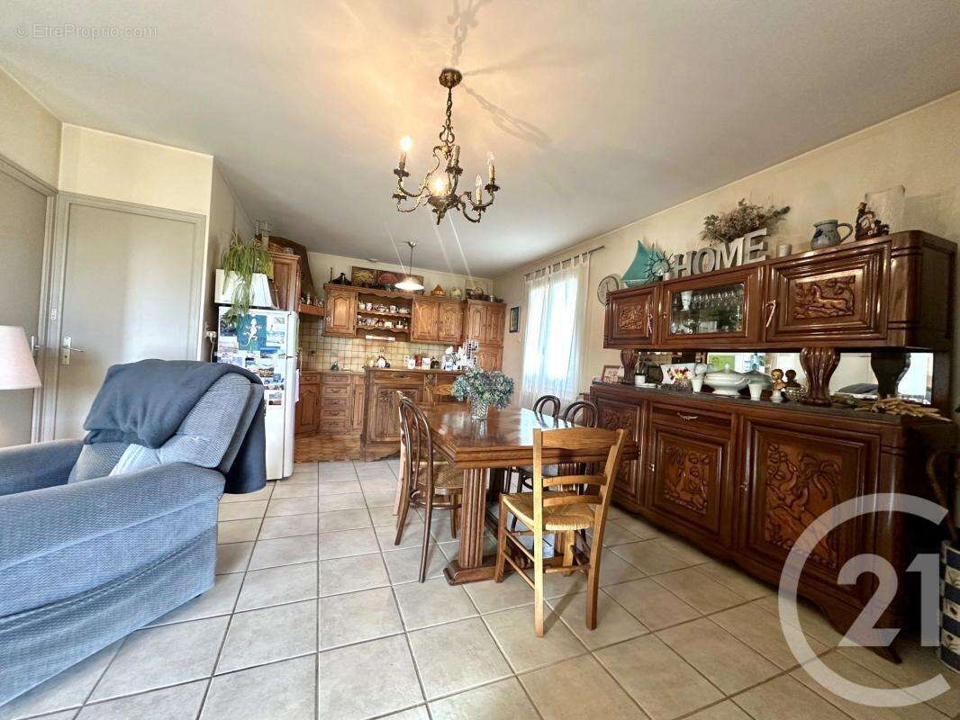 Maison à SAINT-LEGER-LA-MONTAGNE