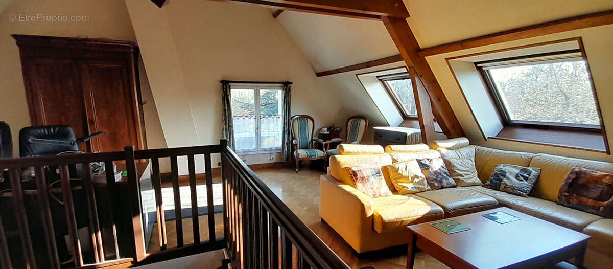 Maison à SAINT-MAURICE-MONTCOURONNE