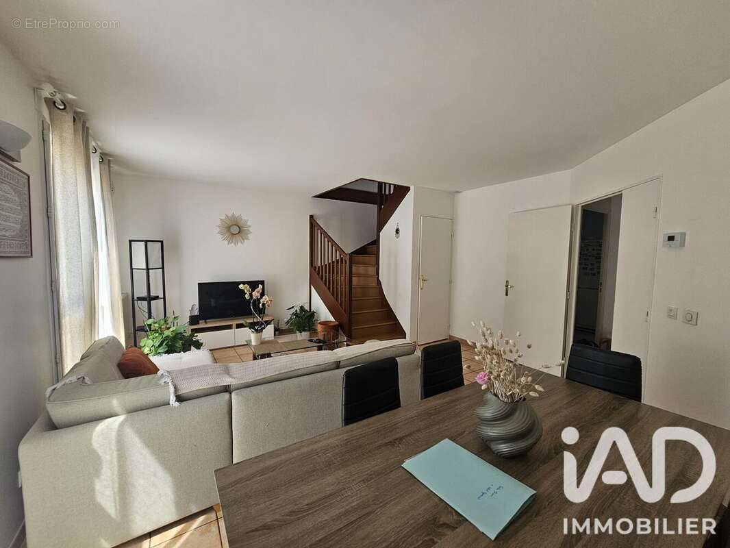 Maison 92 m² à Emerainville  - photo 7