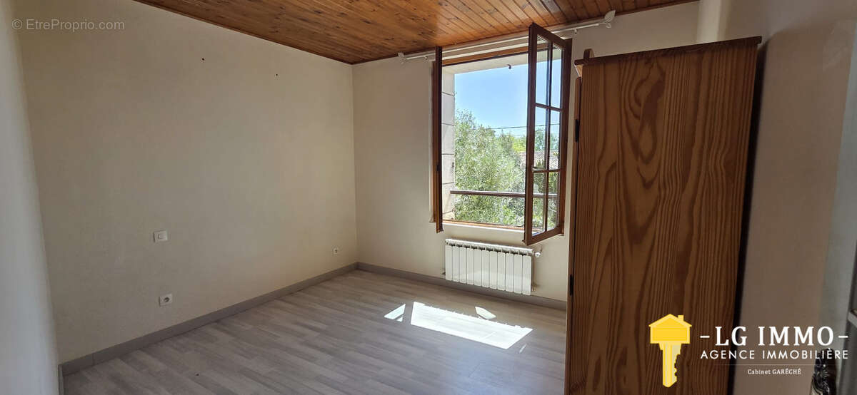 Maison charentaise 206 m2, 5 chambres, grandes dépendances, jardin - photo 24