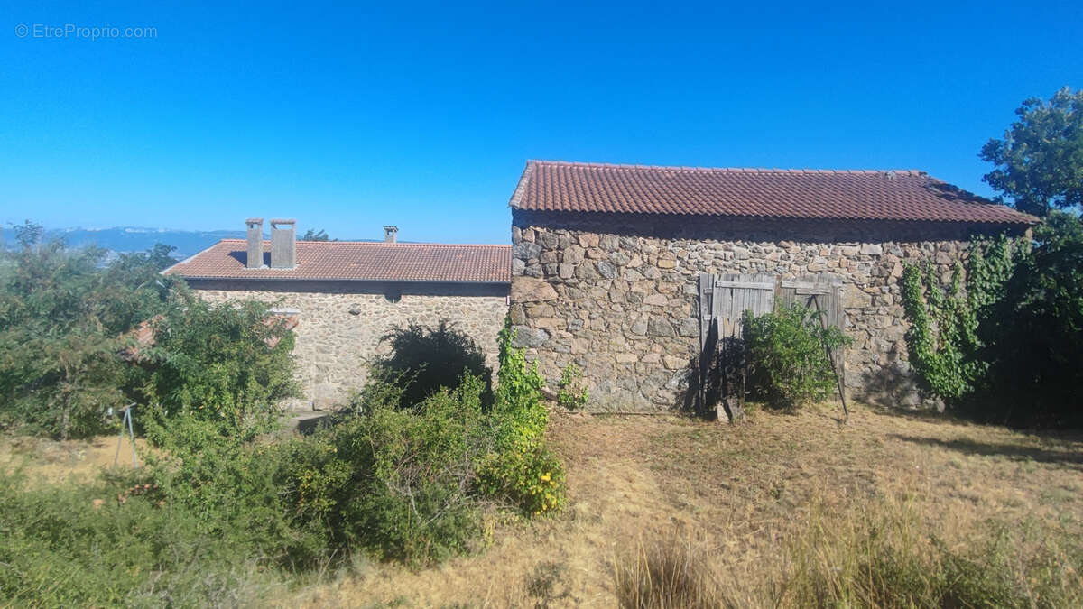 Maison à SAINT-ROMAIN-DE-LERPS